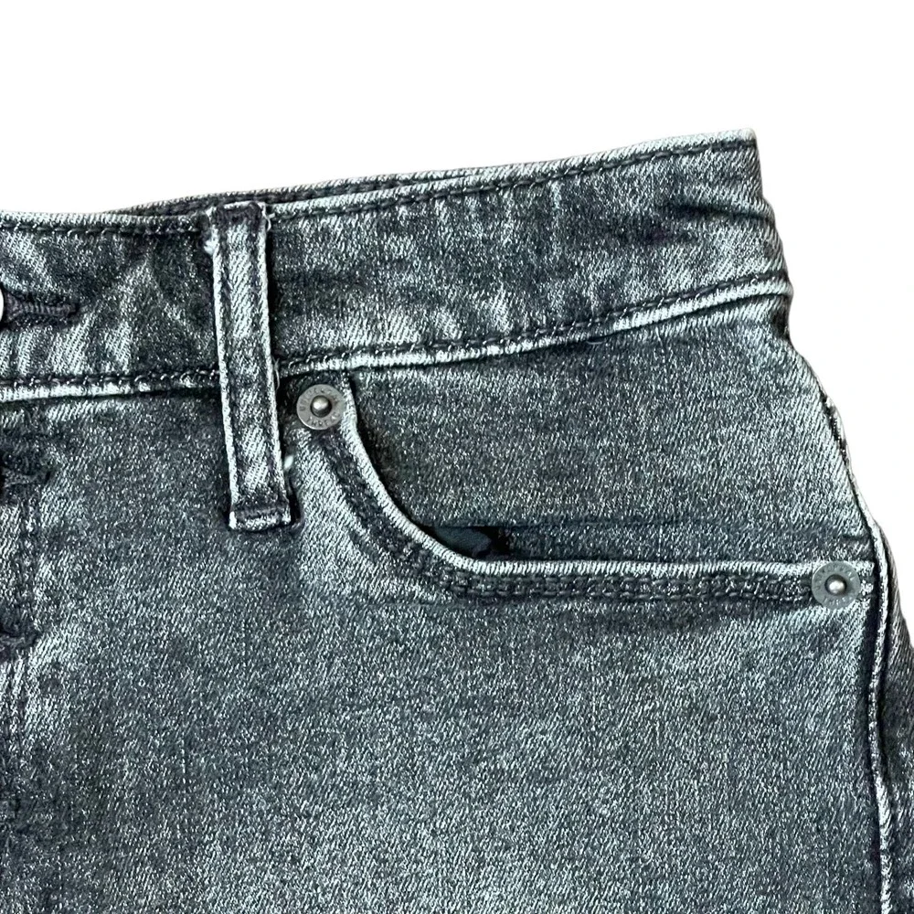 Universal Thread Cuff Hem Button Fly Short Women 25R Shortie Hi-Rise Black Denim